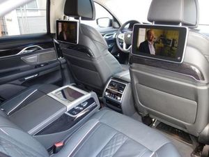 BMW 750 i M.Sportpaket HUD*DVD-TV*SSD*19.Z*UPE146.838 Werk