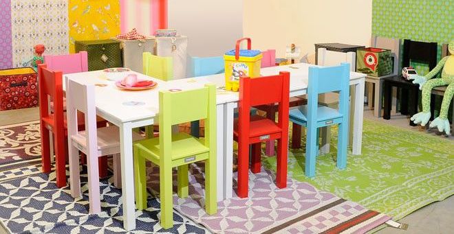 Tisch und Stühle Tisch und Stühle